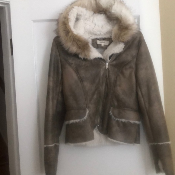 Ladies jacket - Picture 2 of 2